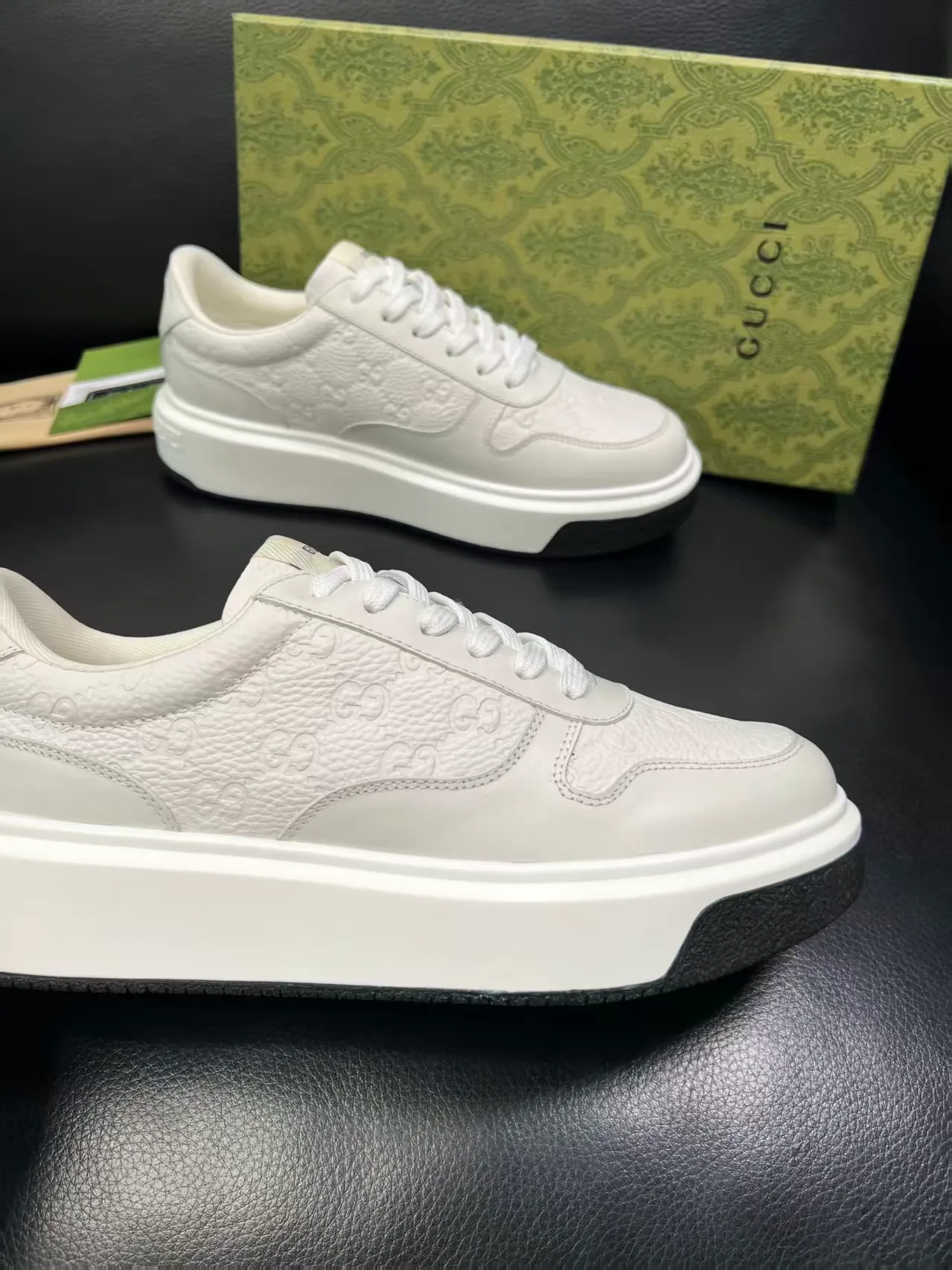 P460 new men's shoes GUCCI [Lightning] latest shoes are shipped. Original quality, fashionable, made of special materials, sheepskin lining, brand new packaging. The foot feels super comfortable and the workmanship is impeccable. Size: Male 38-45, No. 058
